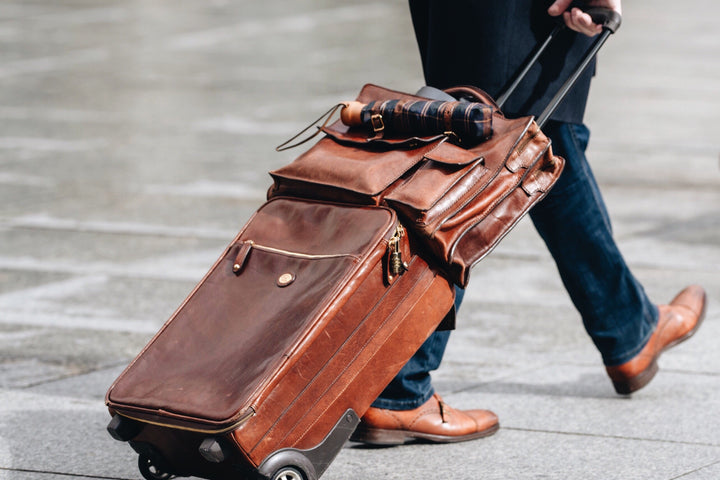 travel-friendly leather gifts